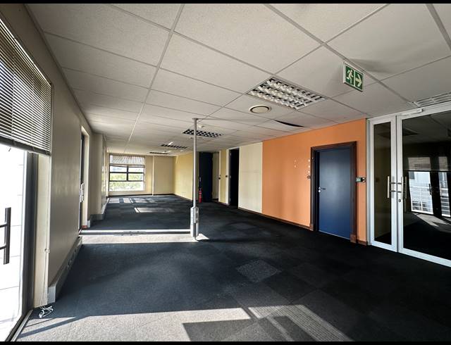 430M² OFFICE TO LET IN ECO PARK ESTATE
